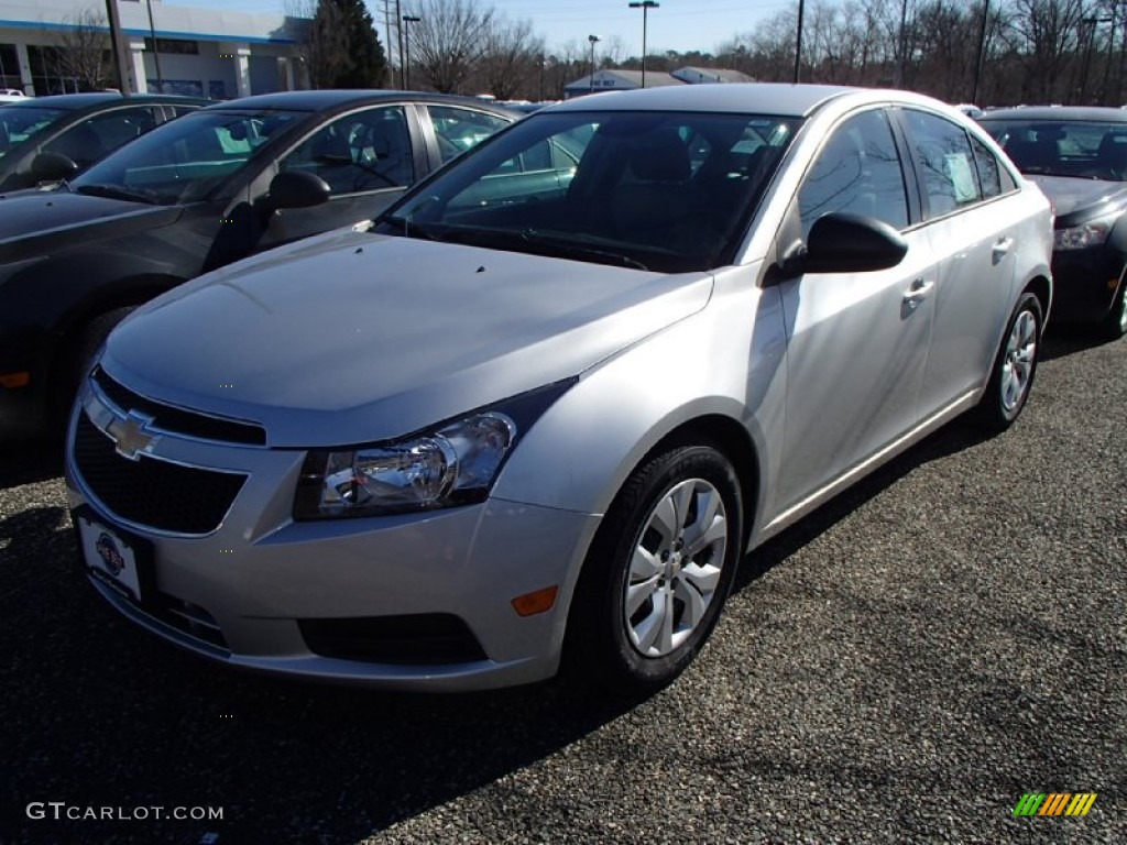 2014 Cruze LS - Silver Ice Metallic / Jet Black/Medium Titanium photo #1