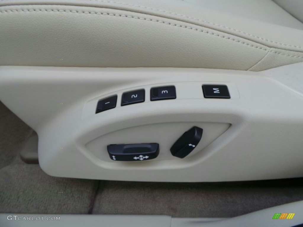 2015 Volvo XC60 T5 Drive-E Controls Photo #91623348