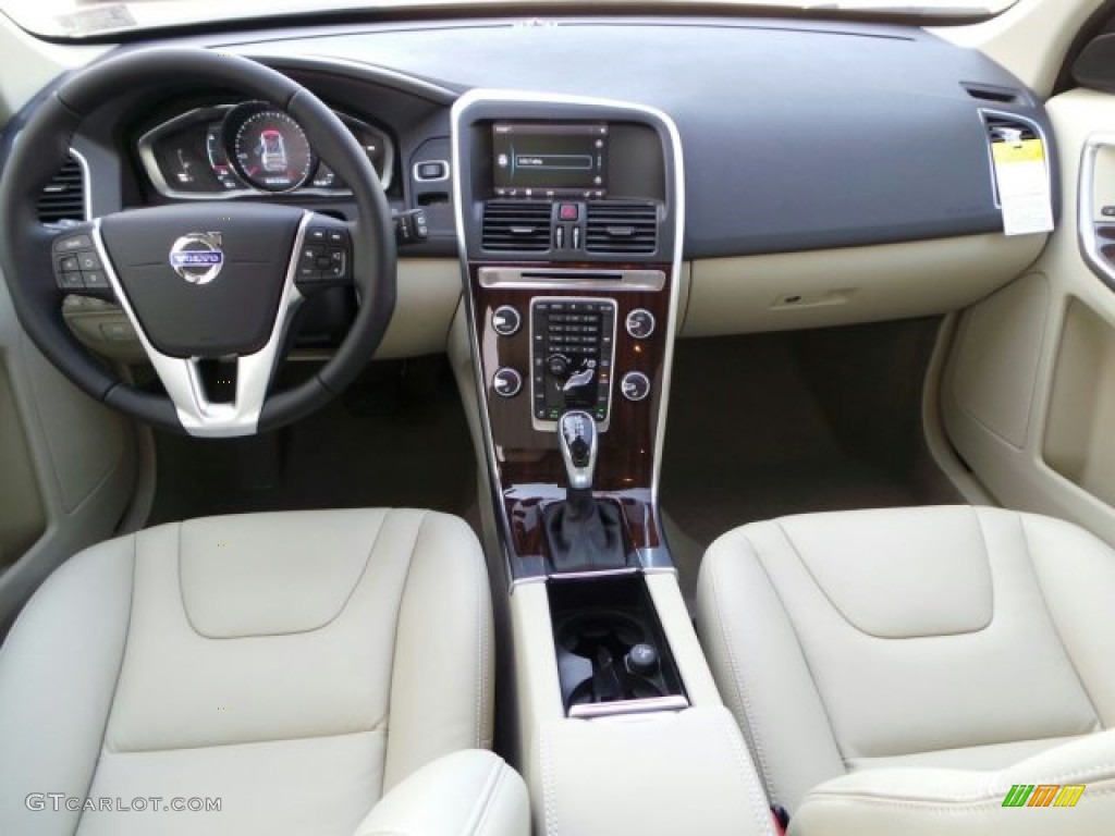 2015 Volvo XC60 T5 Drive-E Soft Beige Dashboard Photo #91623597