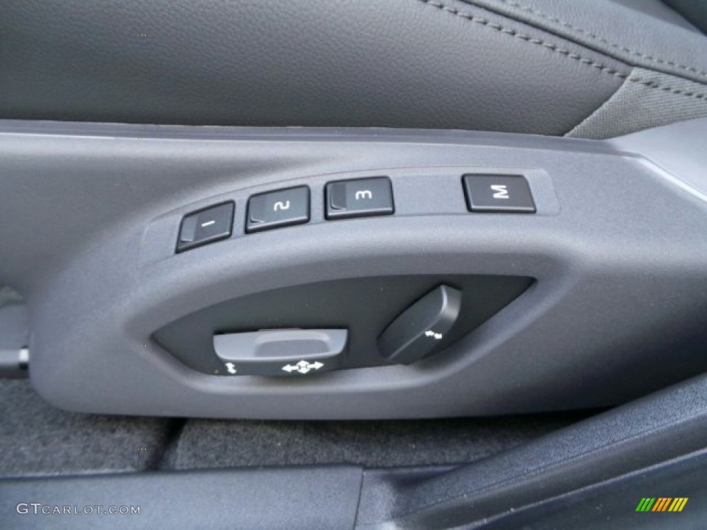 2015 Volvo V60 T5 Drive-E Controls Photo #91626072