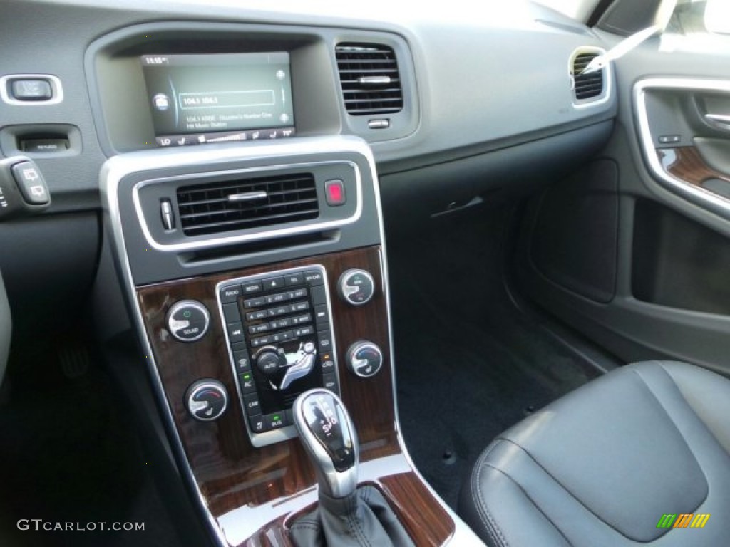 2015 Volvo V60 T5 Drive-E Off-Black Dashboard Photo #91626093