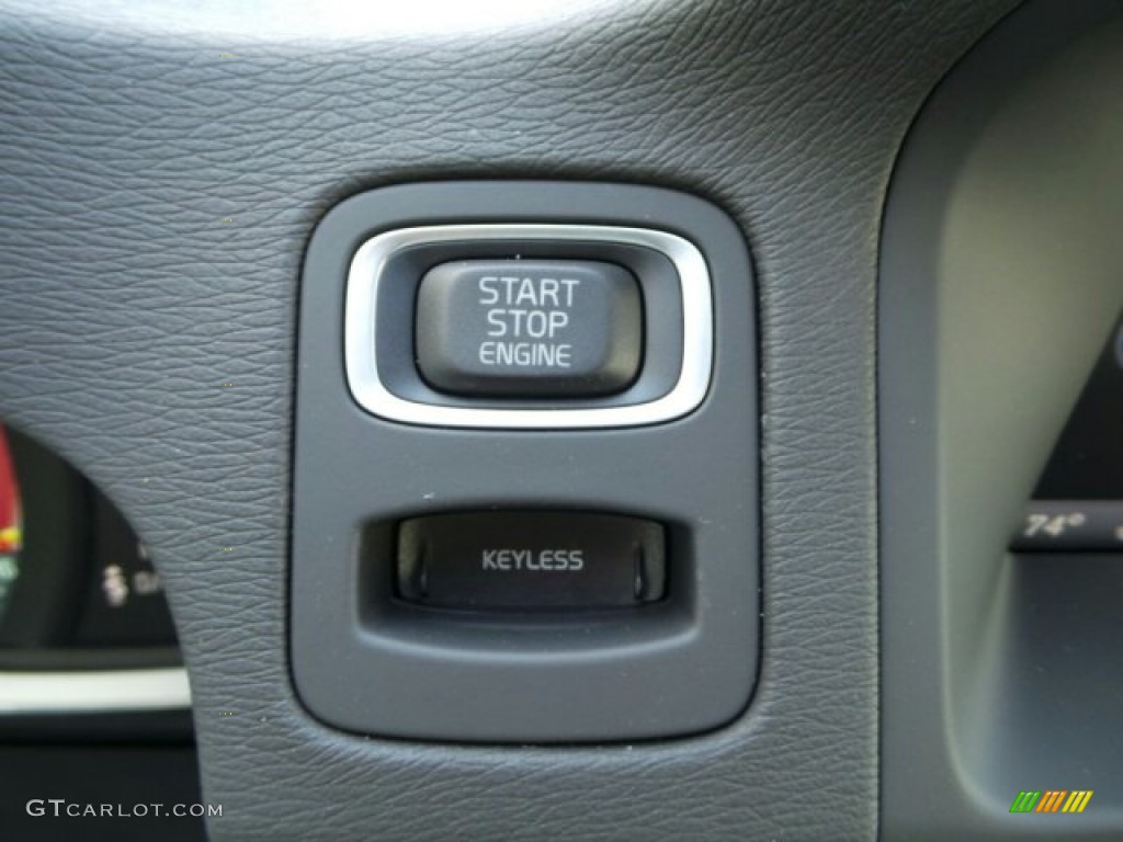 2015 Volvo XC70 T5 Drive-E Controls Photo #91626873
