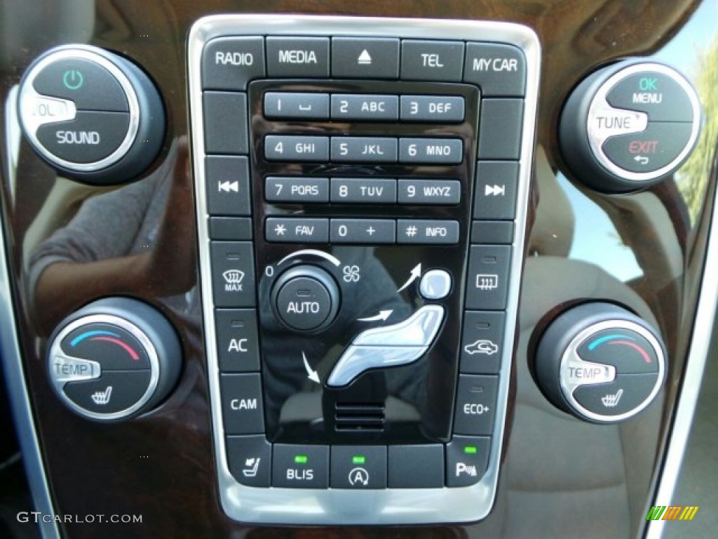 2015 Volvo XC70 T5 Drive-E Controls Photo #91626911