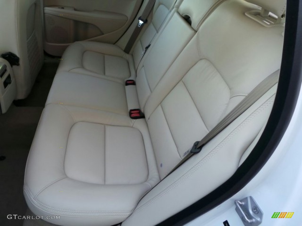 2015 Volvo XC70 T5 Drive-E Rear Seat Photo #91626987