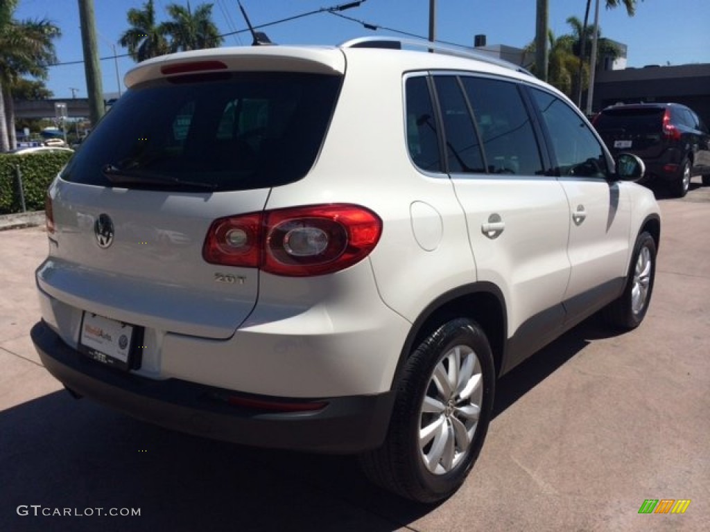 2011 Tiguan SE - Candy White / Charcoal photo #5