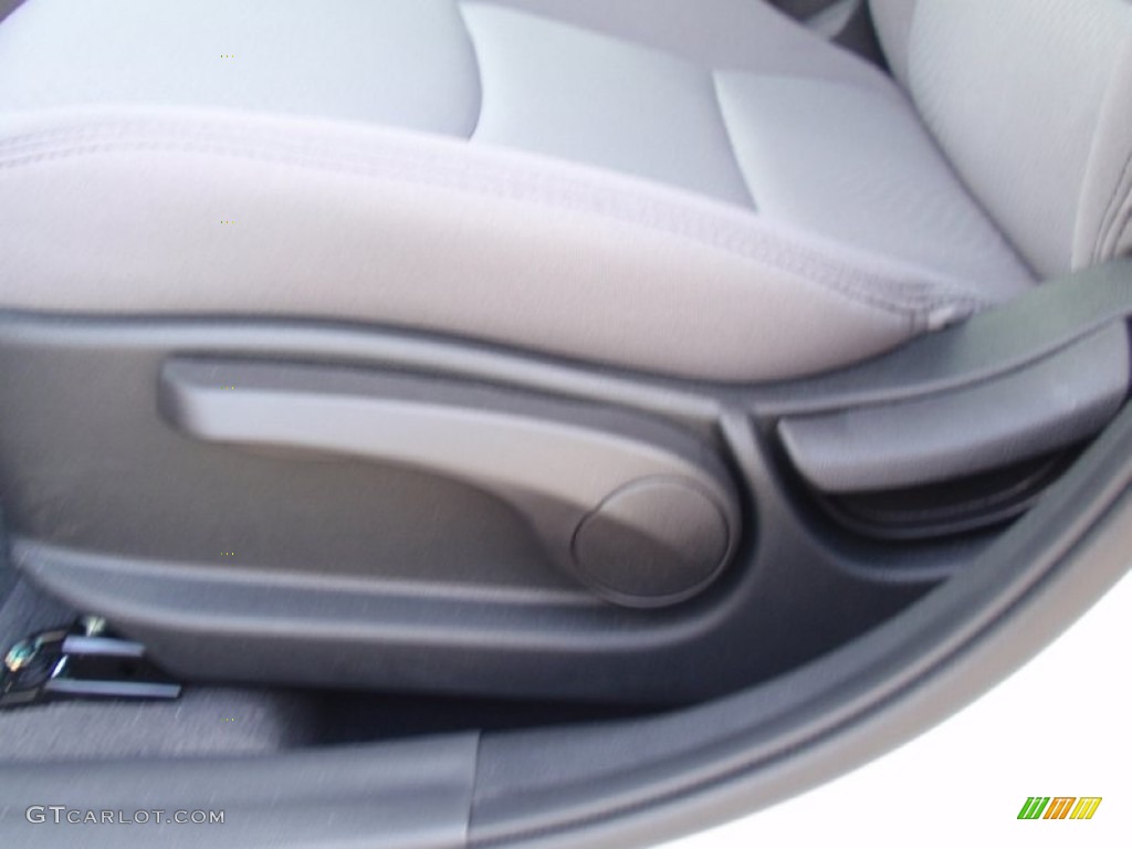 2014 Elantra SE Sedan - Silver / Gray photo #26