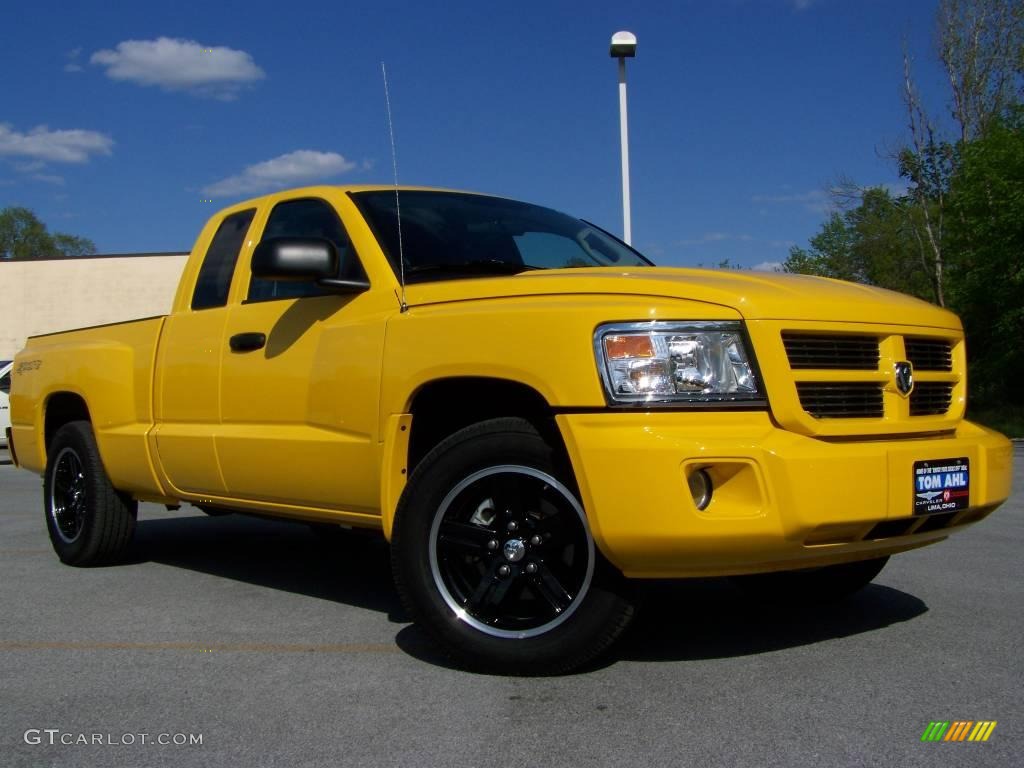 2008 Dakota Sport Extended Cab - Detonator Yellow / Dark Slate Gray/Medium Slate Gray photo #1