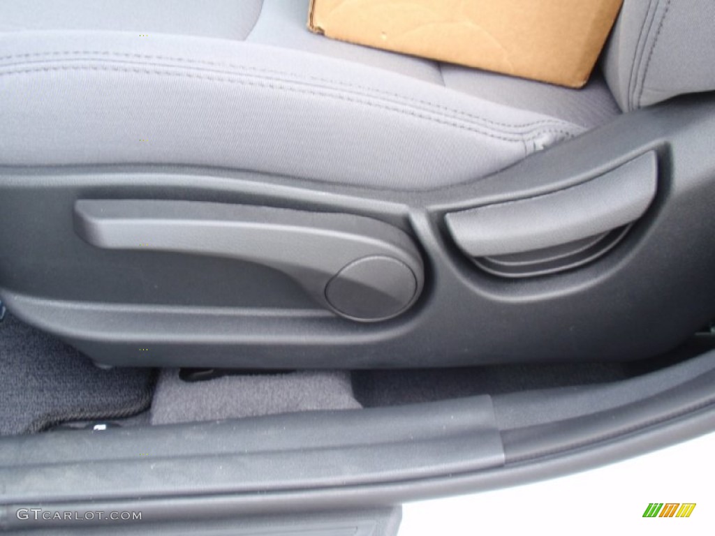 2014 Elantra SE Sedan - Silver / Gray photo #26