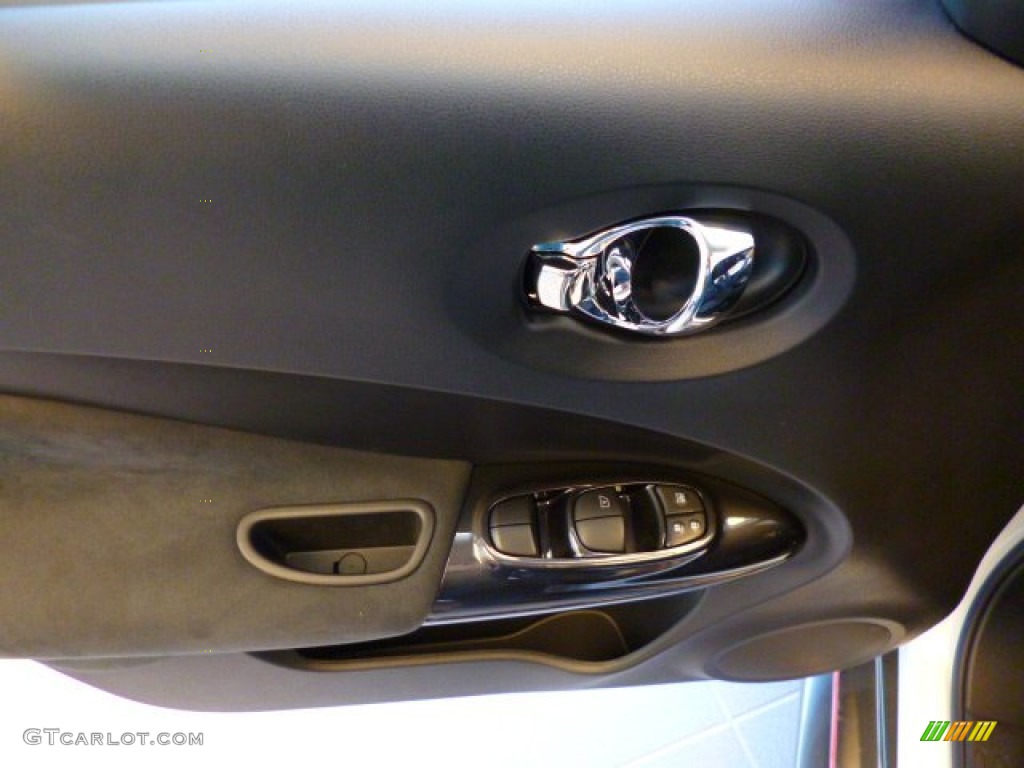 2014 Juke NISMO AWD - Pearl White / NISMO Cloth/Gray photo #17
