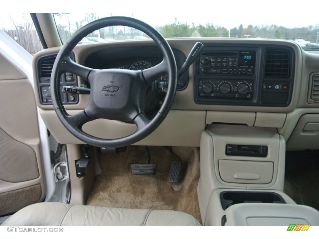 2002 Tahoe LT 4x4 - Summit White / Tan/Neutral photo #16