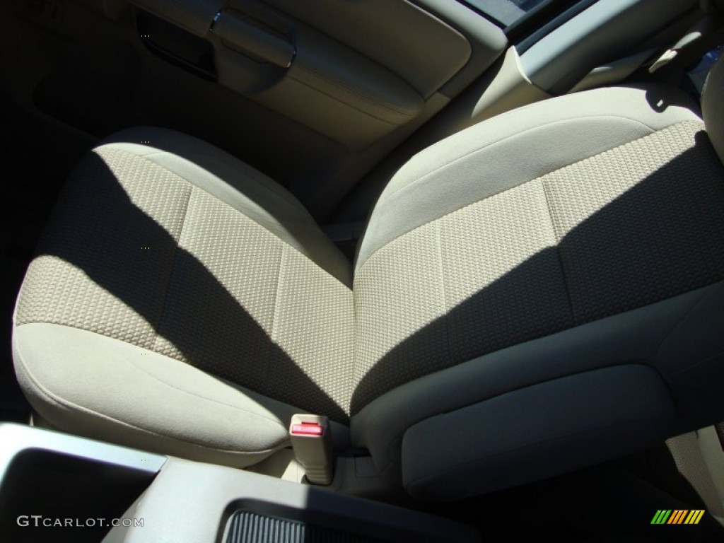 2013 Armada SV - Midnight Garnet / Almond photo #17