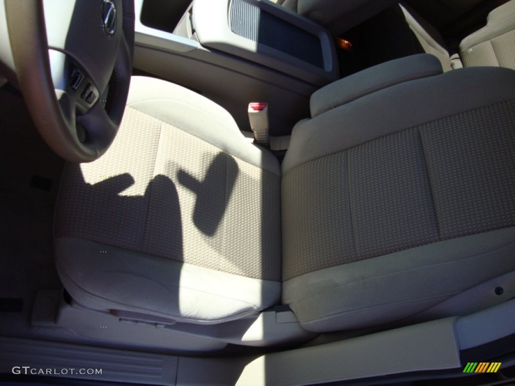2013 Armada SV - Midnight Garnet / Almond photo #19