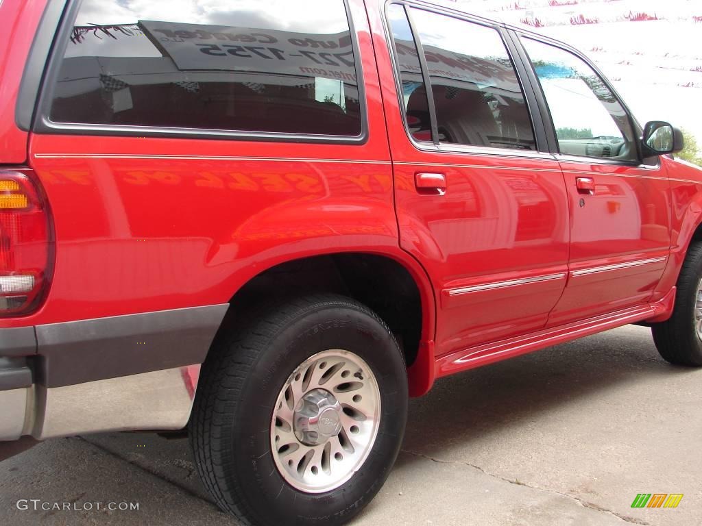 1999 Explorer XLT 4x4 - Bright Red Clearcoat / Medium Prairie Tan photo #10