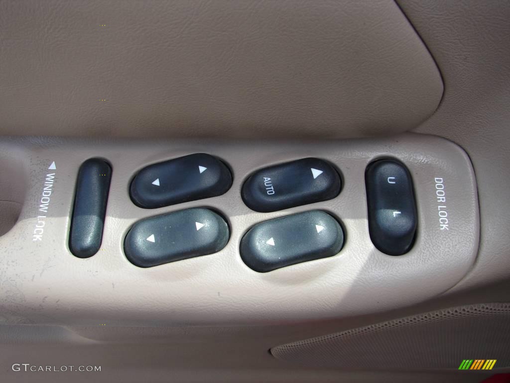 1999 Explorer XLT 4x4 - Bright Red Clearcoat / Medium Prairie Tan photo #17