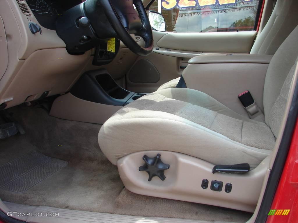 1999 Explorer XLT 4x4 - Bright Red Clearcoat / Medium Prairie Tan photo #18