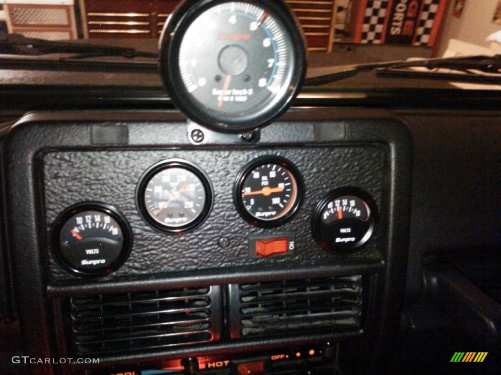 1988 Samurai Convertible 4x4 - Black / Black photo #19