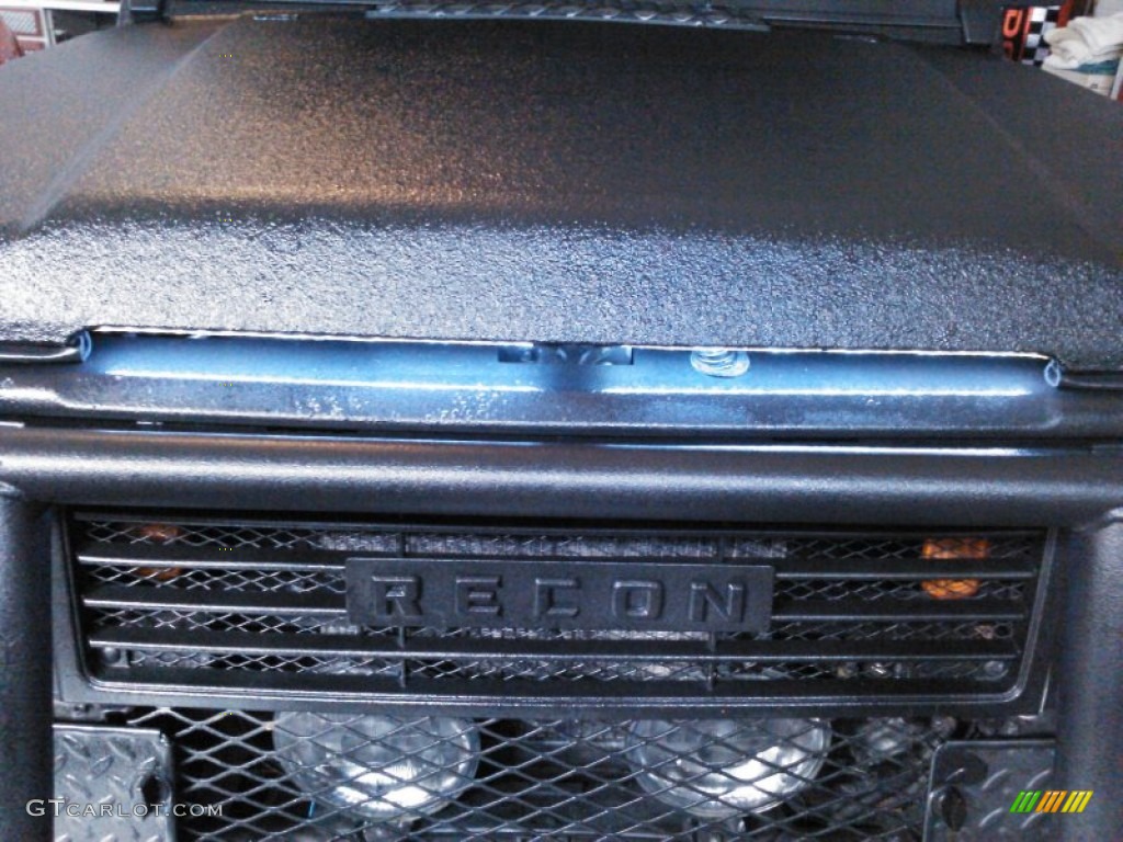 1988 Samurai Convertible 4x4 - Black / Black photo #35