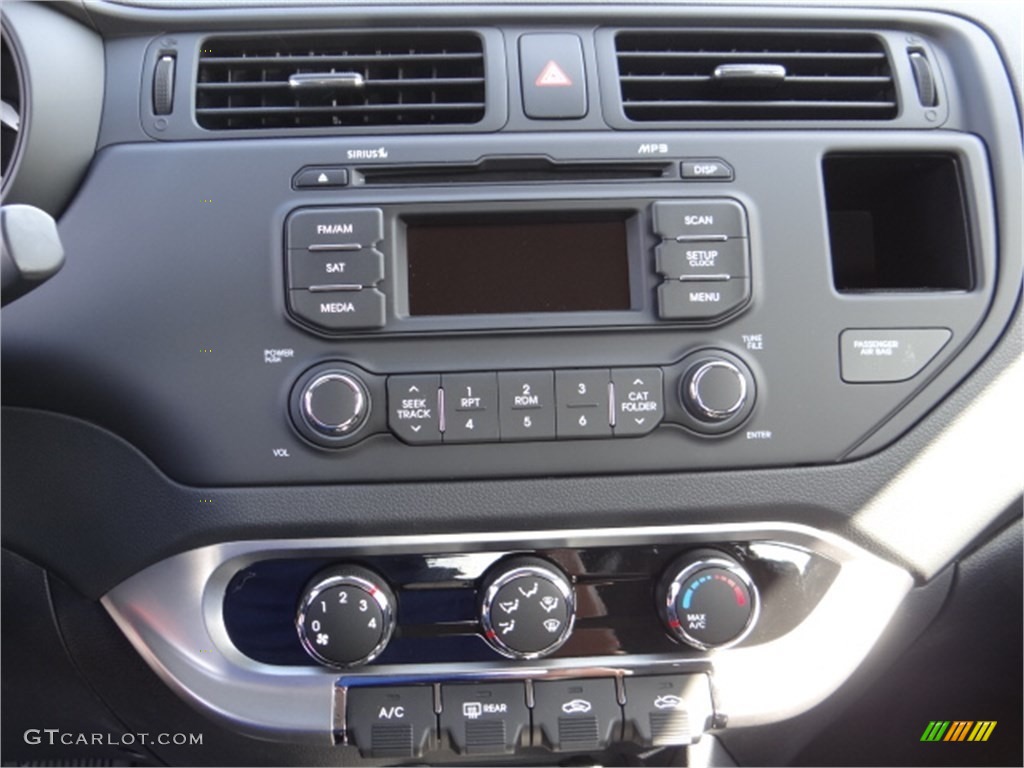 2014 Kia Rio LX Controls Photo #91645160