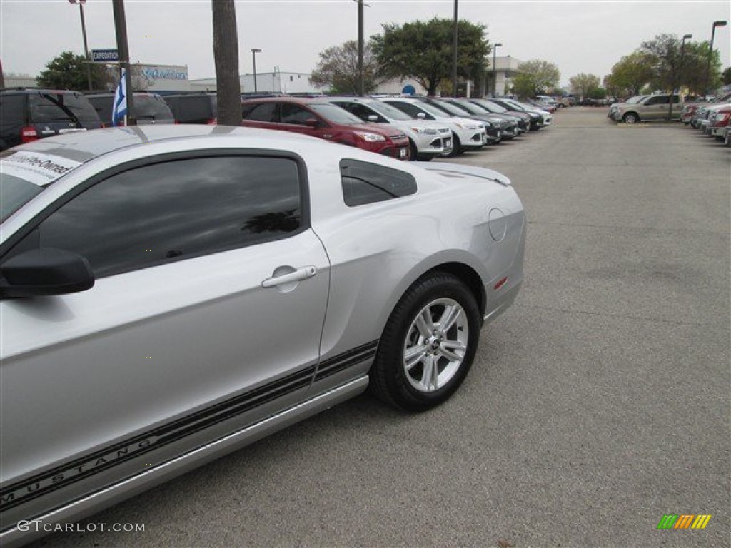 2013 Mustang V6 Premium Coupe - Ingot Silver Metallic / Charcoal Black photo #4