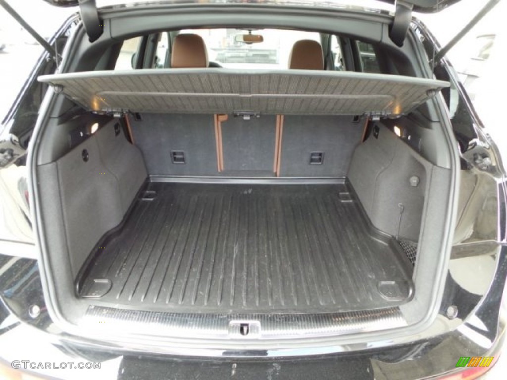 2010 Audi Q5 3.2 quattro Trunk Photos