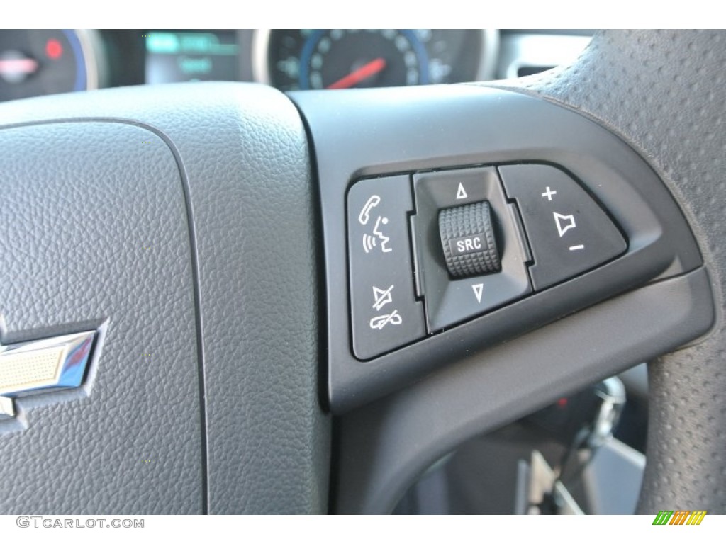 2014 Cruze LS - Silver Ice Metallic / Jet Black/Medium Titanium photo #12