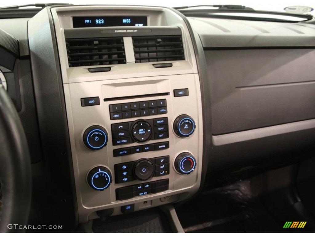 2012 Ford Escape XLT 4WD Controls Photos