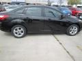 Tuxedo Black - Focus SE Sedan Photo No. 4