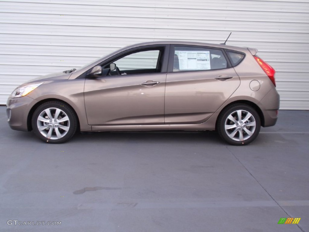 Mocha Bronze 2014 Hyundai Accent SE 5 Door Exterior Photo #91666124