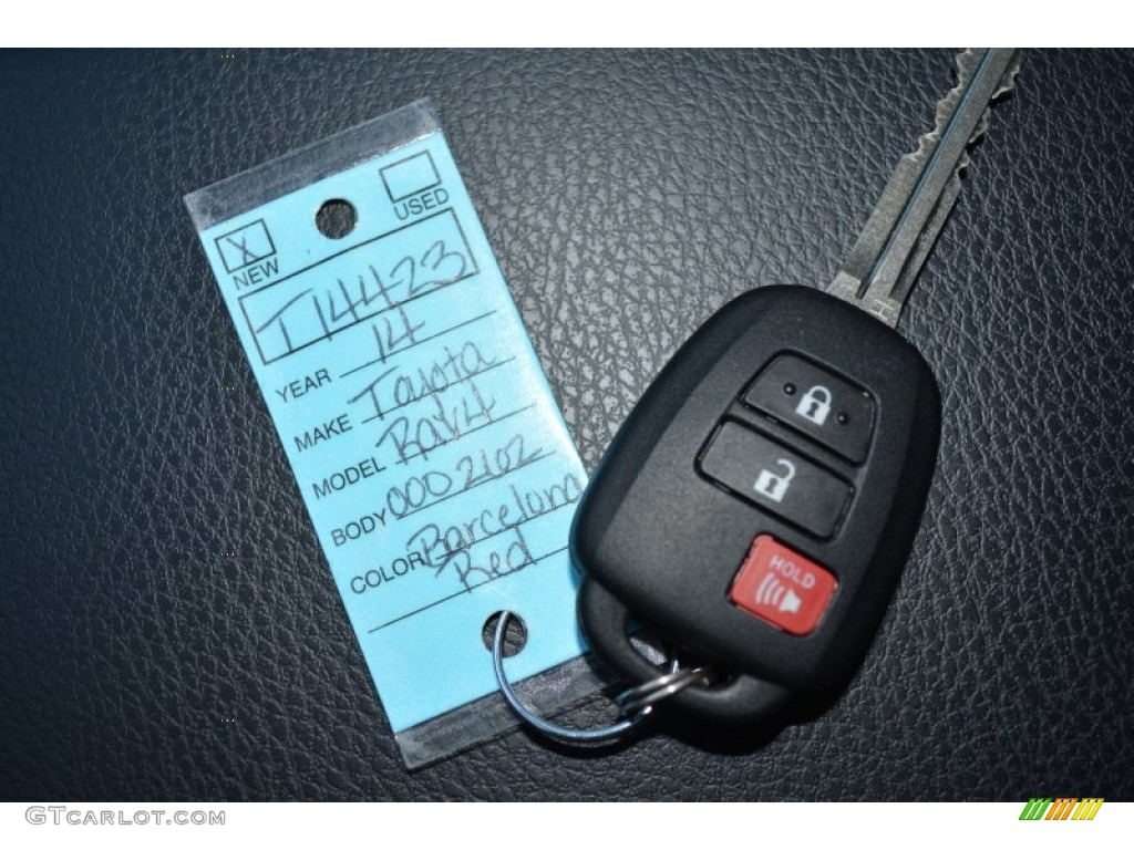 2014 Toyota RAV4 XLE Keys Photos