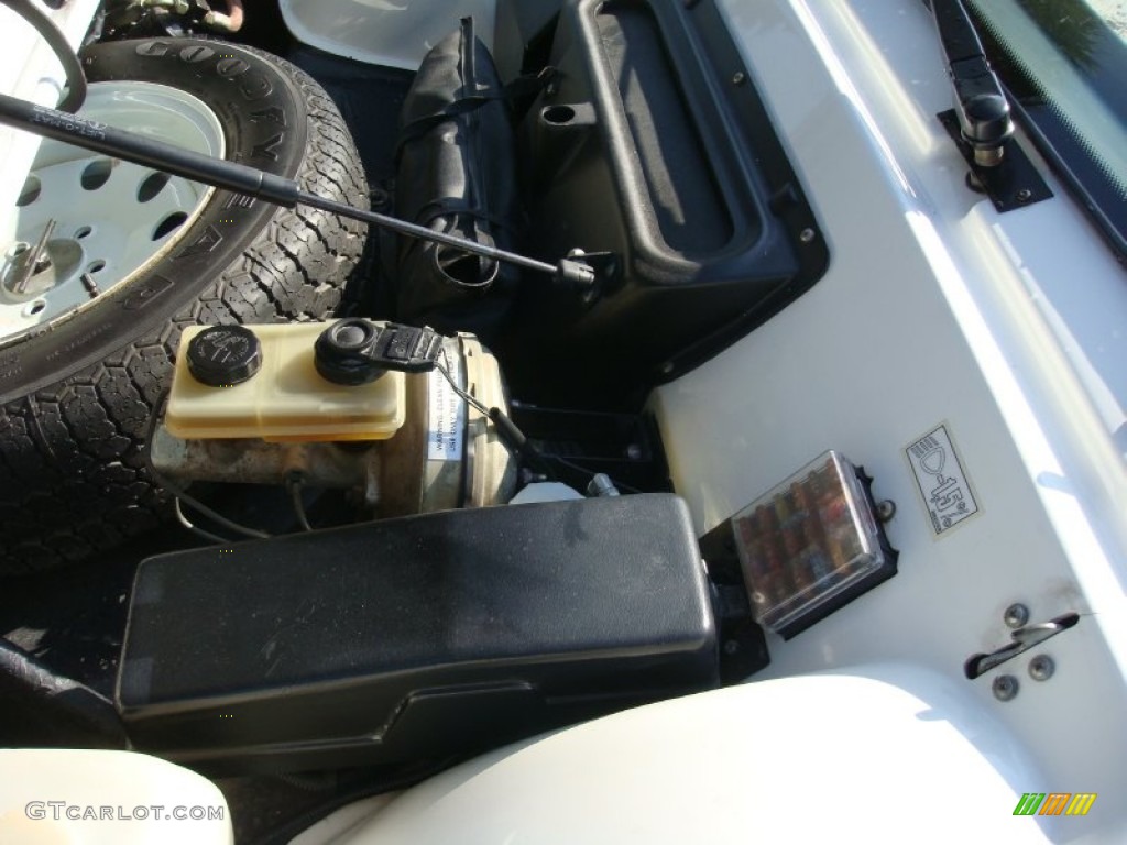 1990 Lotus Esprit SE Trunk Photos