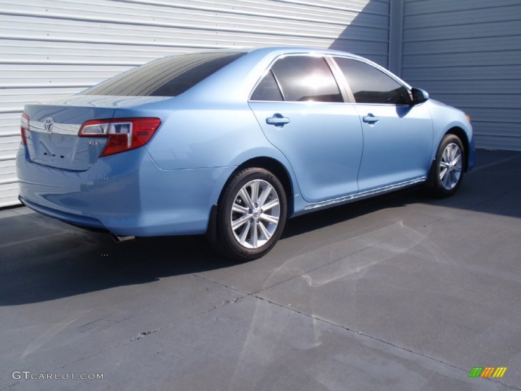 2014 Camry XLE - Clearwater Blue Metallic / Ivory photo #4