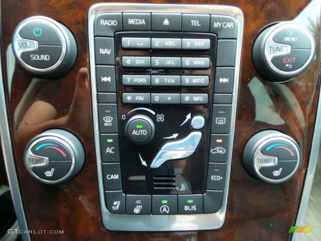 2015 Volvo XC70 T5 Drive-E Controls Photo #91676777