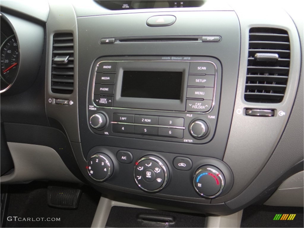 2014 Kia Forte LX Controls Photo #91677728