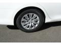 2014 Super White Toyota Camry LE  photo #9