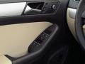 Black - Jetta SE Sedan Photo No. 16