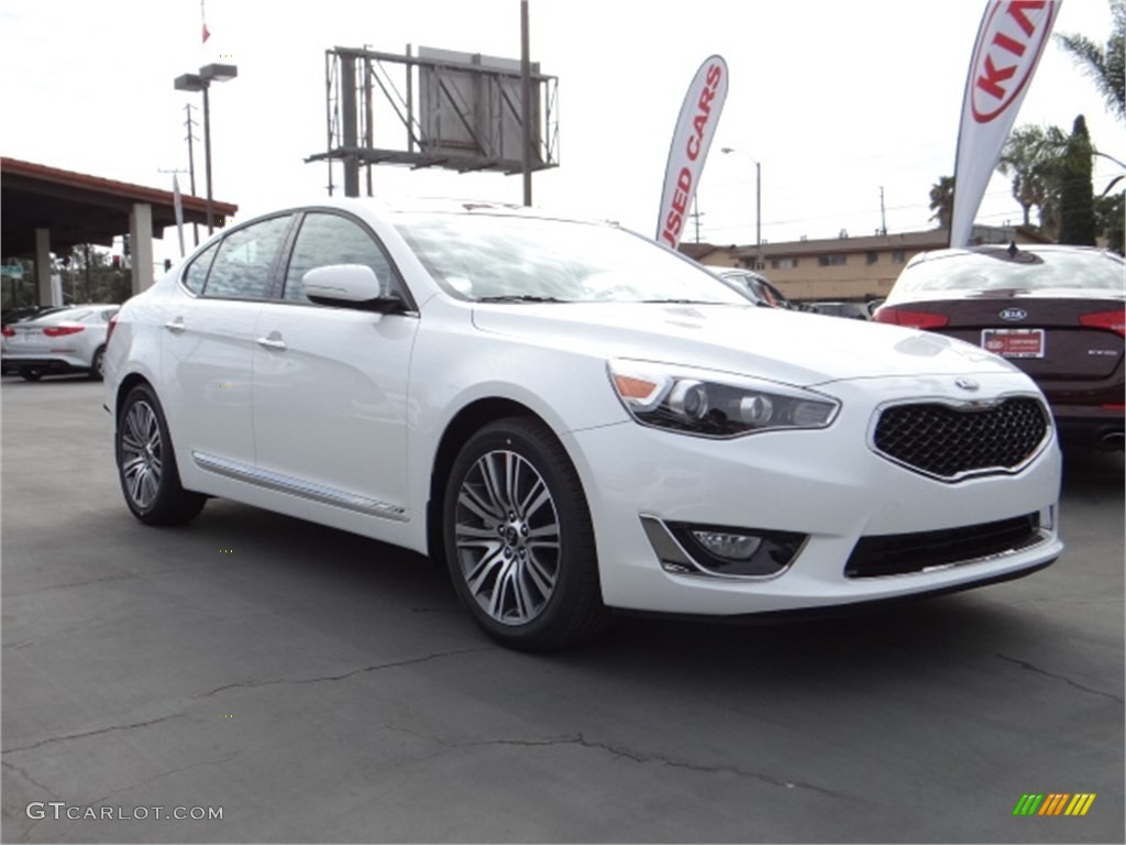 Snow White Pearl Kia Cadenza