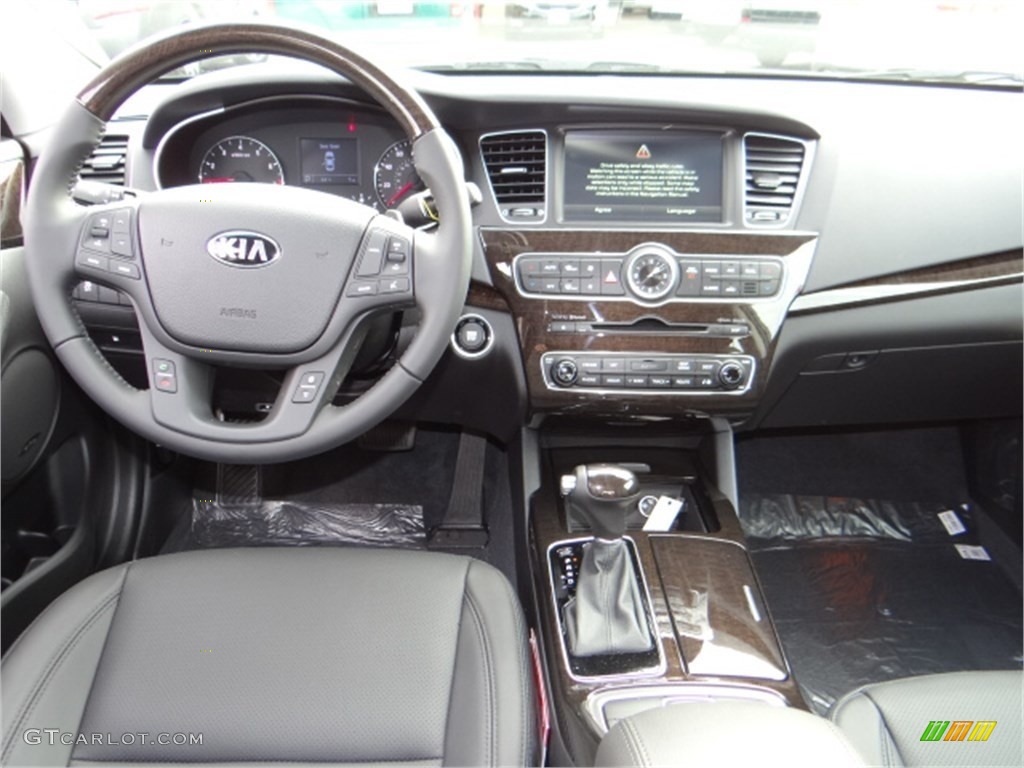 2014 Kia Cadenza Premium Dashboard Photos