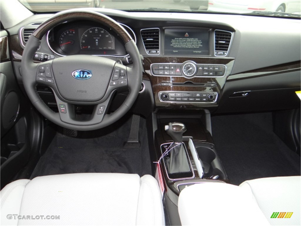 2014 Kia Cadenza Limited Dashboard Photos