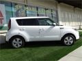 2014 Clear White Kia Soul 1.6  photo #2