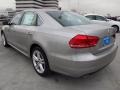 Tungsten Silver Metallic - Passat TDI SE Photo No. 4
