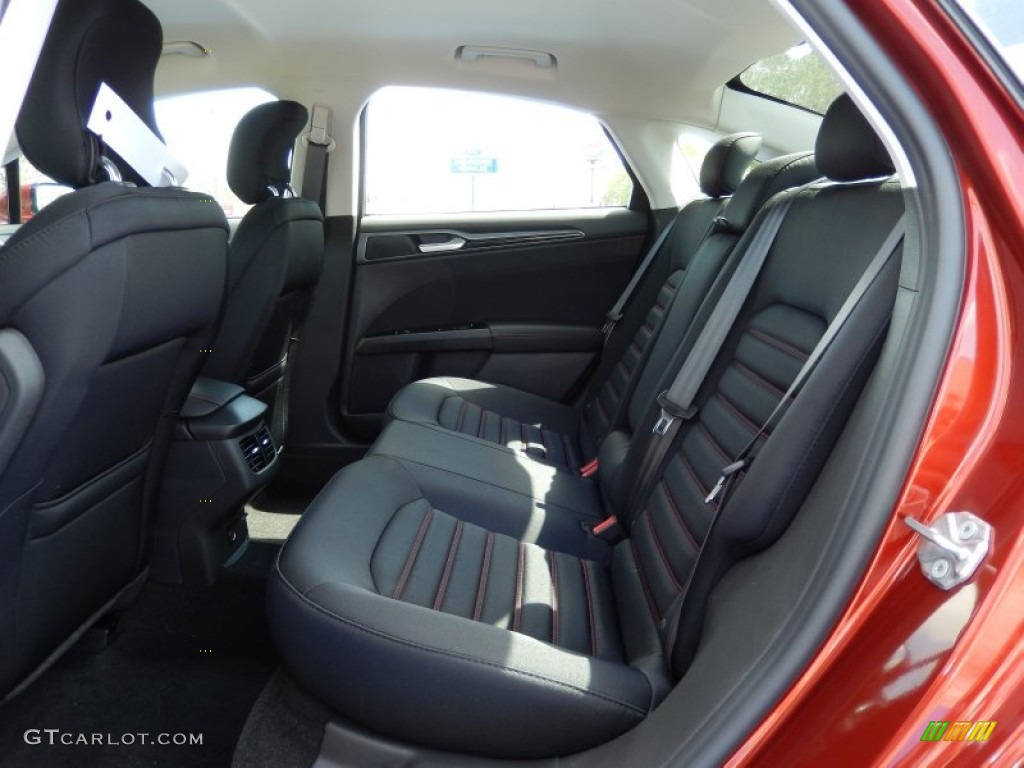 Charcoal Black Interior 2014 Ford Fusion SE Photo #91692470