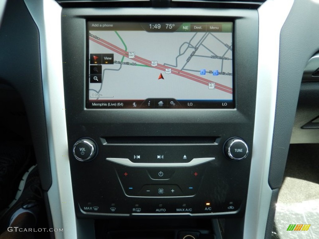 2014 Ford Fusion SE Navigation Photos