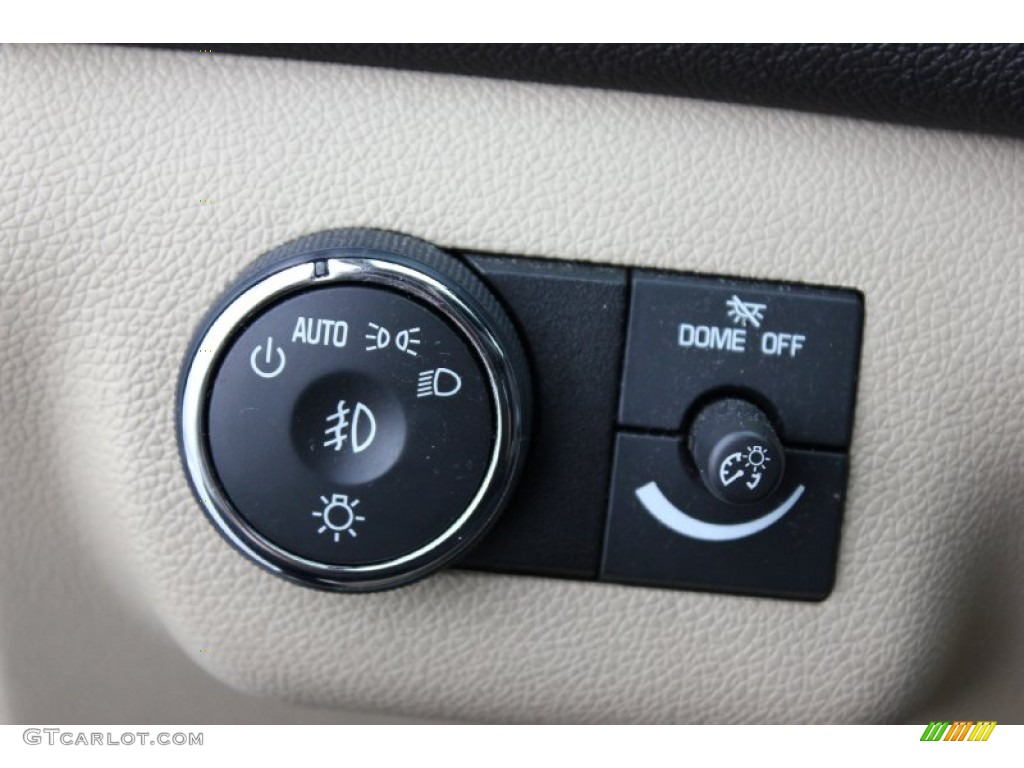 2010 Buick Enclave CXL Controls Photo #91694219