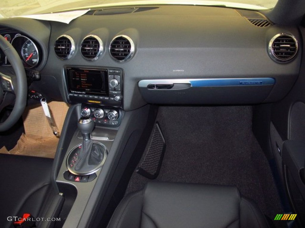 2015 Audi TT 2.0T quattro Coupe Dashboard Photos