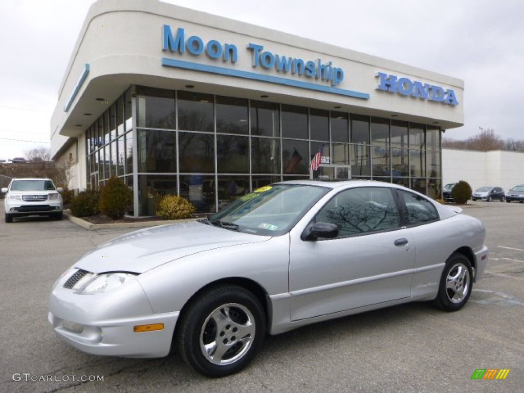 2004 Sunfire Coupe - Ultra Silver Metallic / Graphite photo #1