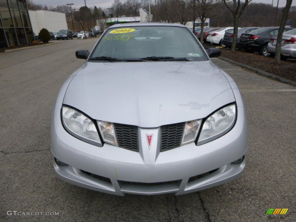 2004 Sunfire Coupe - Ultra Silver Metallic / Graphite photo #8