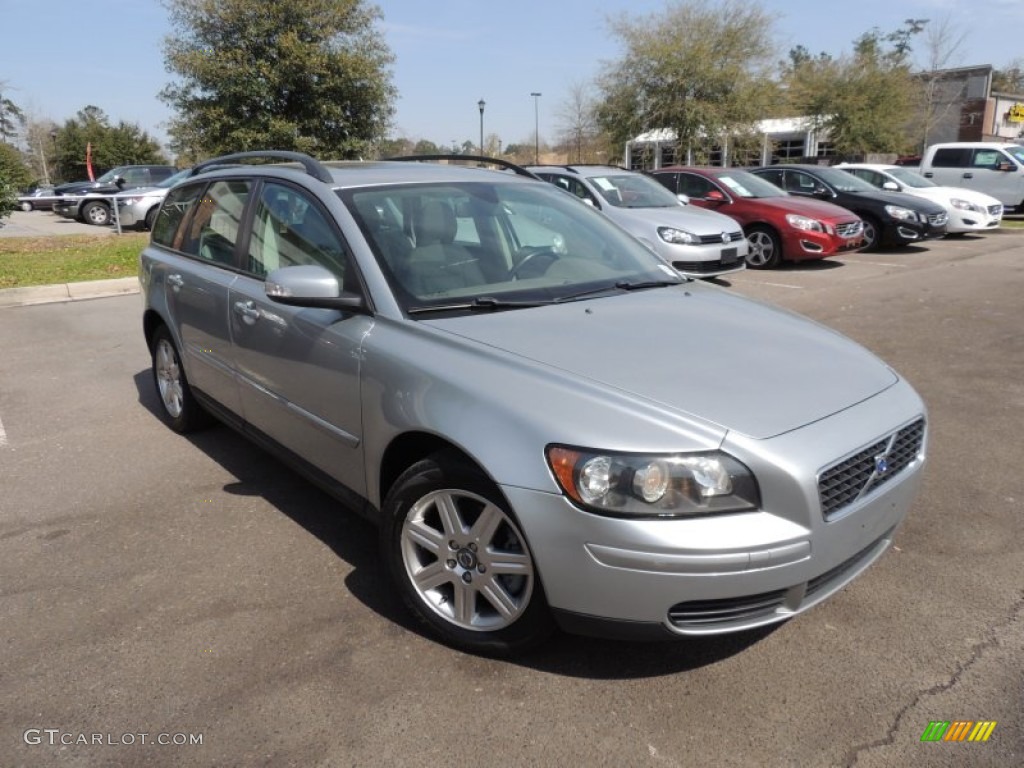 2007 V50 2.4i - Silver Metallic / Dark Beige/Quartz photo #1