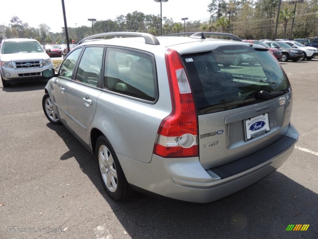2007 V50 2.4i - Silver Metallic / Dark Beige/Quartz photo #16