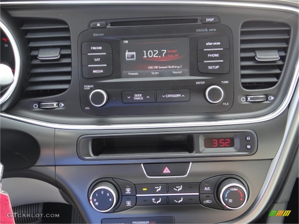 2014 Kia Optima LX Controls Photo #91701146