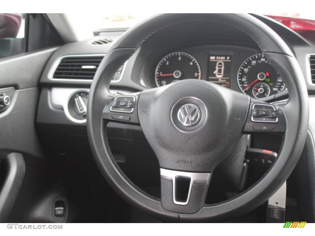 2013 Passat TDI SE - Opera Red Metallic / Titan Black photo #33